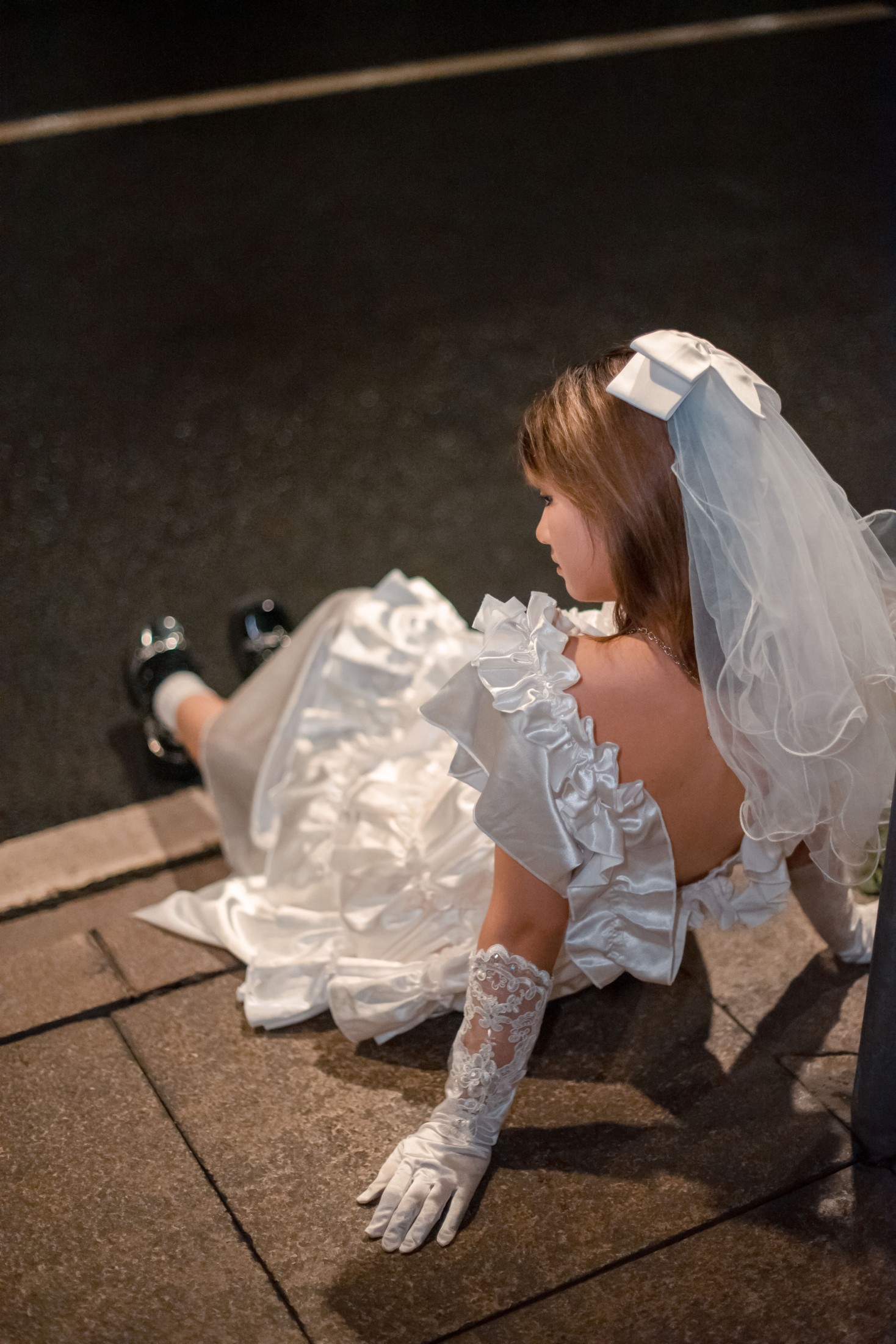 苏苏 – 《婚纱背后》[18P]